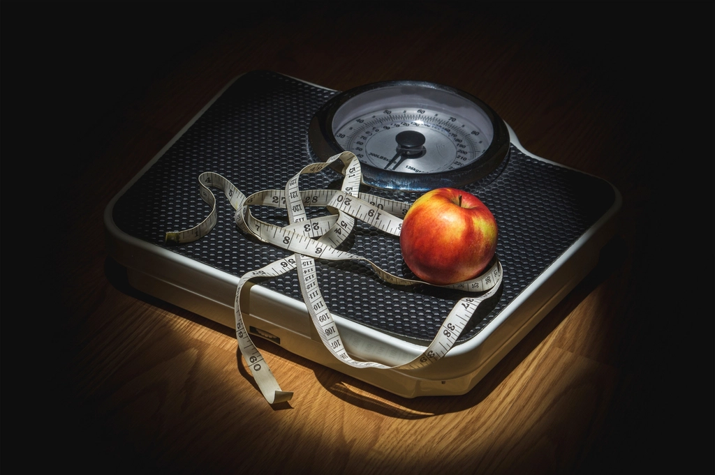 Free measuring tape apple weighing